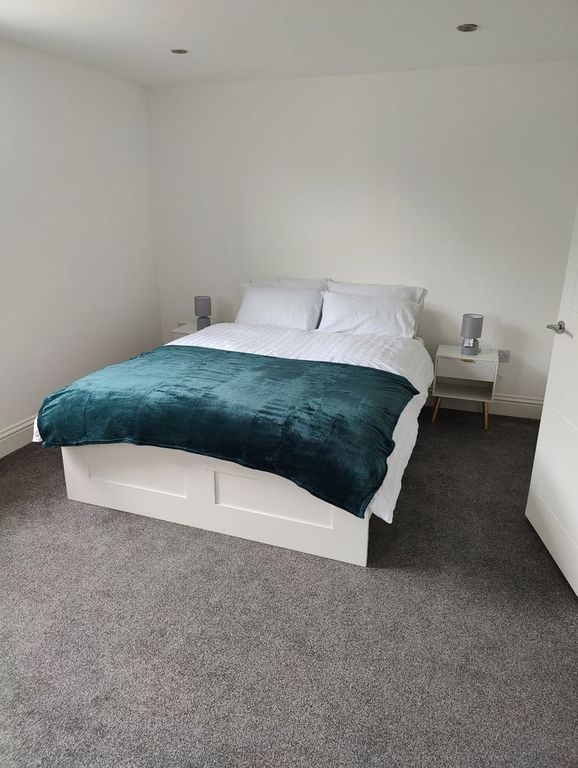 Property photo 1 of 11 Luxurious Modern 4 Bedroom House