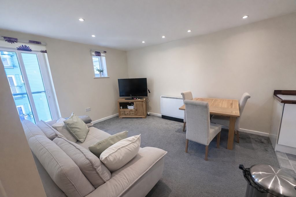 Property photo 3 of 9 Picture No. 15