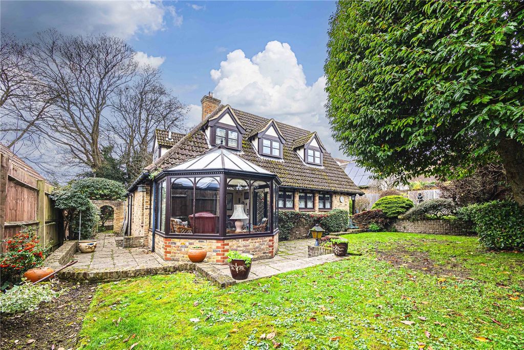 Property photo 2 of 25 Picture No. 12