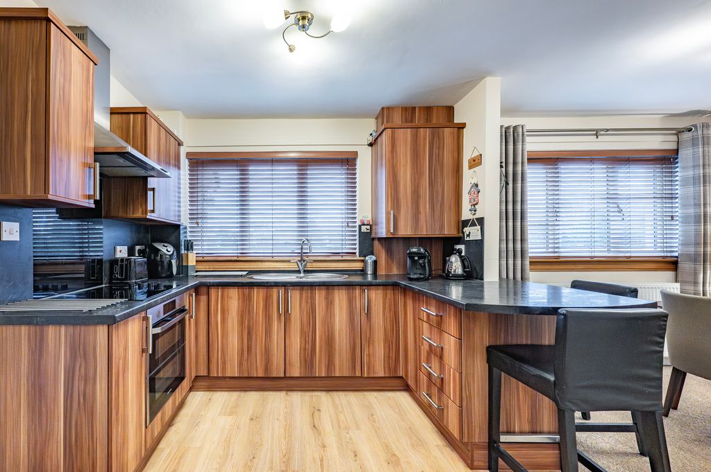 Property photo 3 of 45