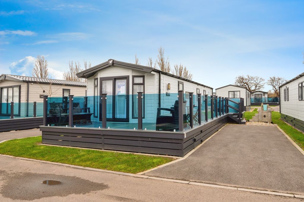 Property photo 1 of 17 Photography
