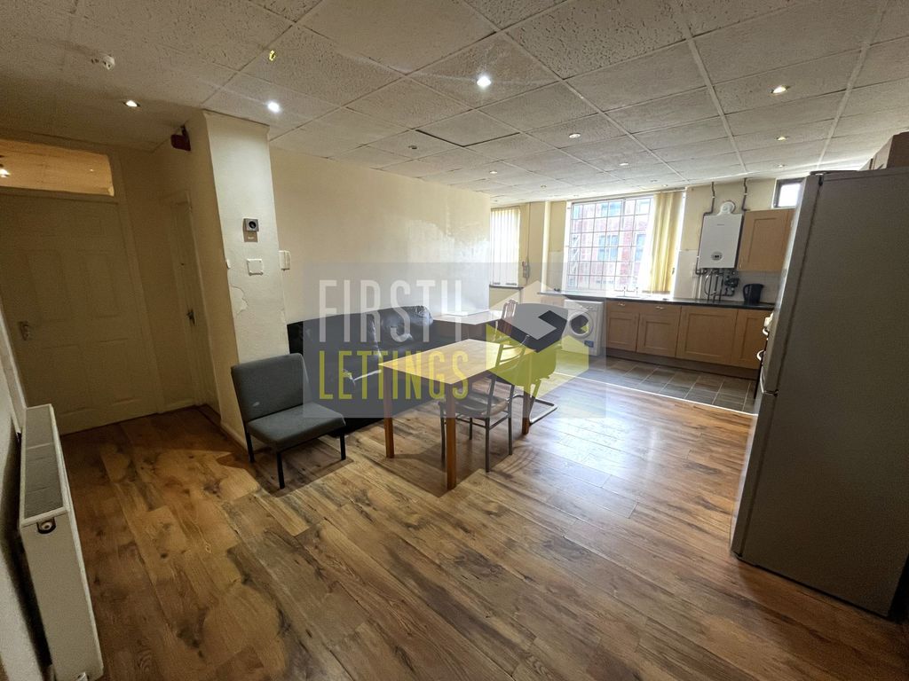 Property photo 3 of 9 Photo 7