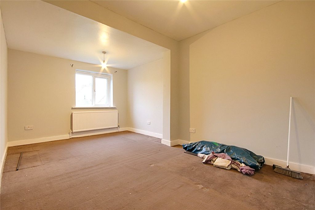 Property photo 2 of 14 Picture No. 12