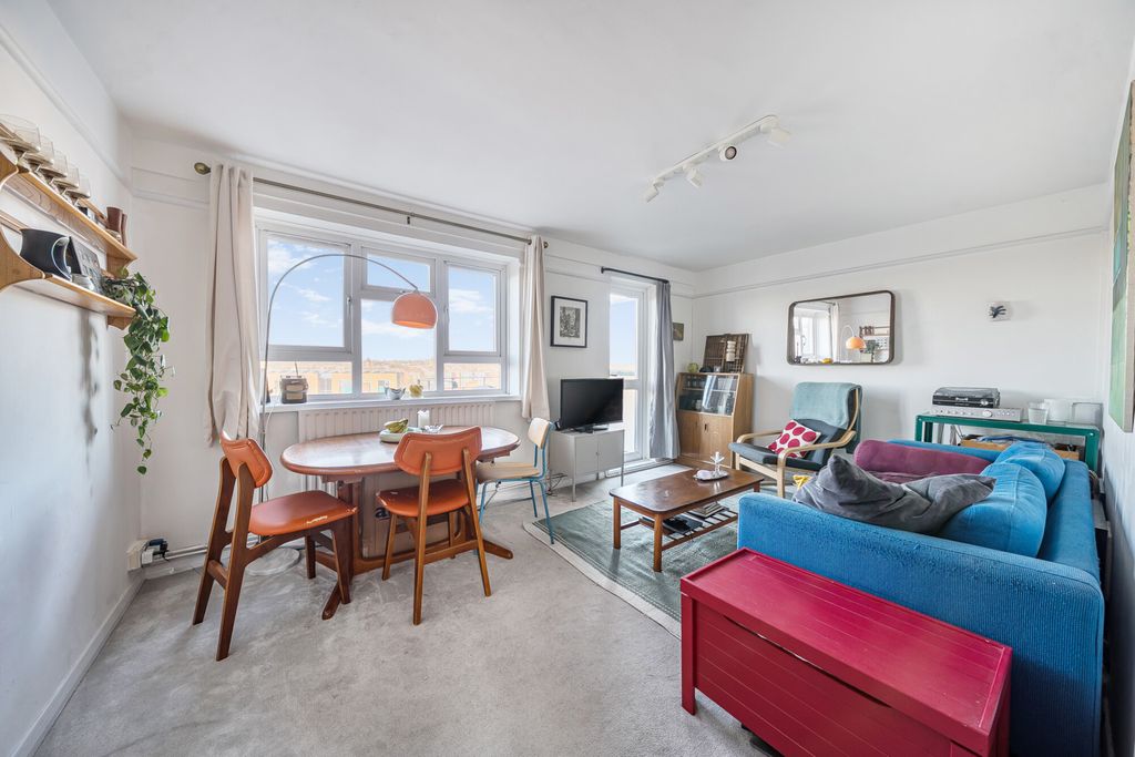 Property photo 2 of 12 Reception