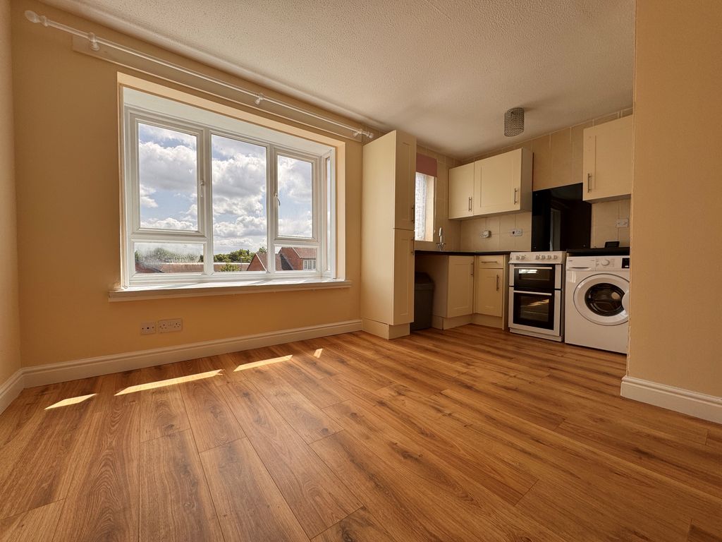 Property photo 2 of 12 Image