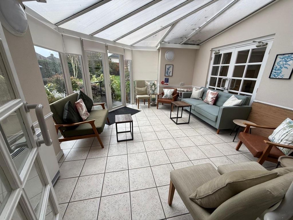 Property photo 2 of 6 Bentjeman Court - Communal Area.Jpeg