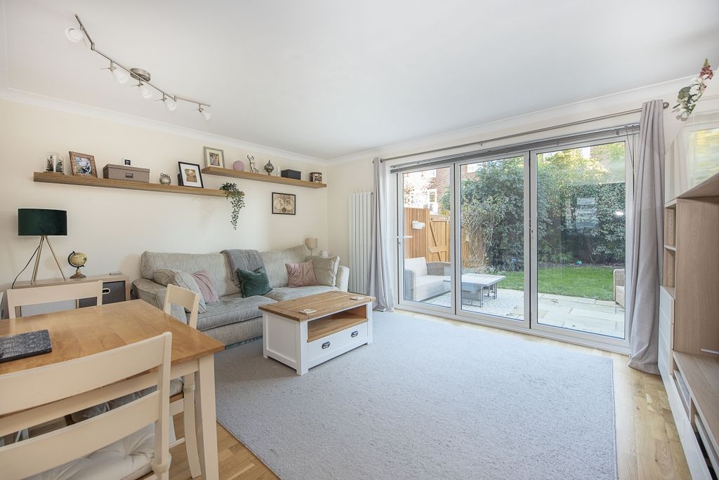 Property photo 3 of 11 8