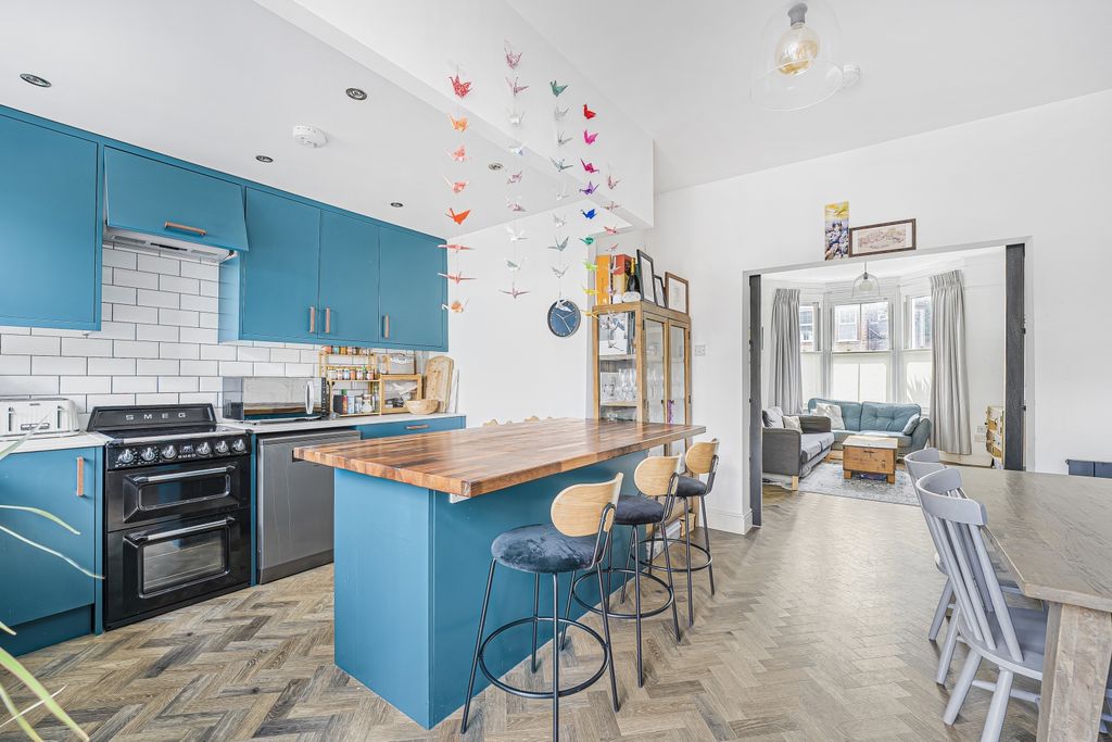 Property photo 2 of 12 Dsc06557