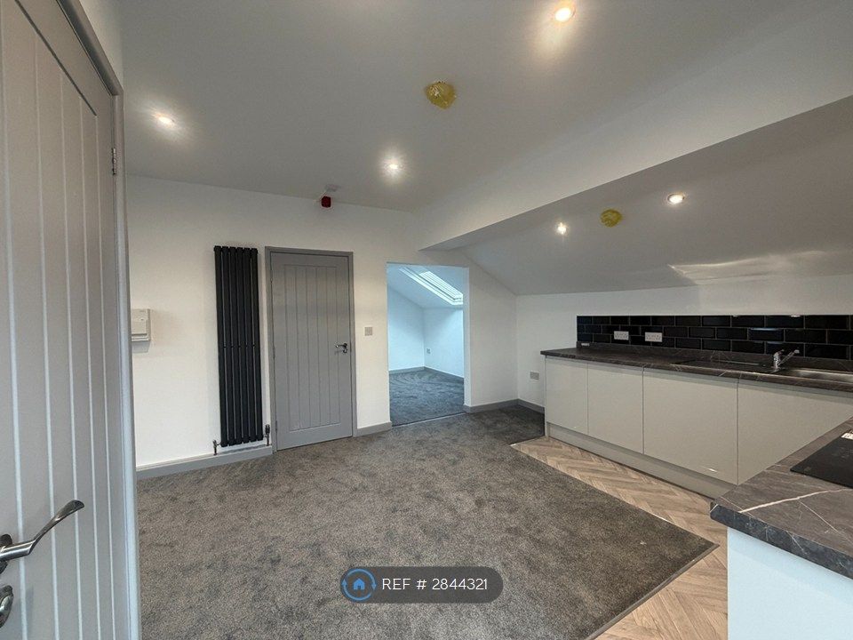Property photo 2 of 9 Kitchen/ Dining Area