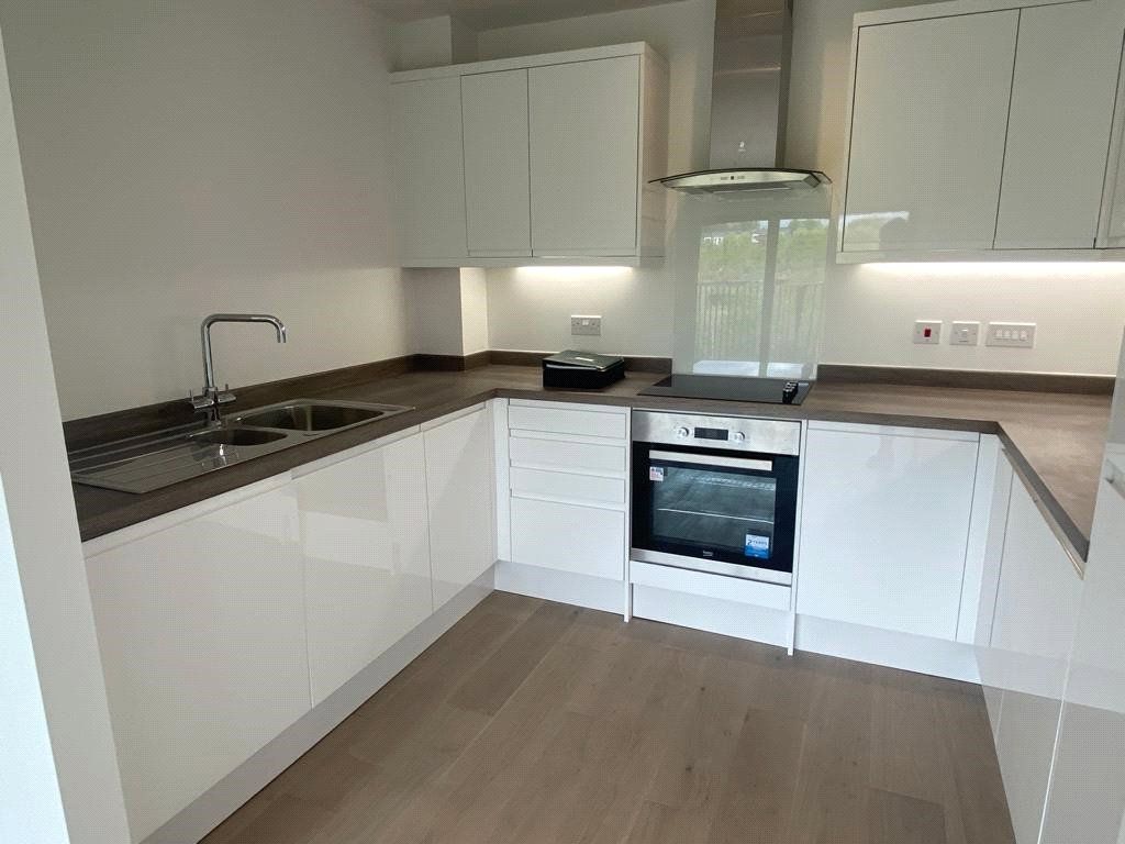 Property photo 3 of 8 Kitchen