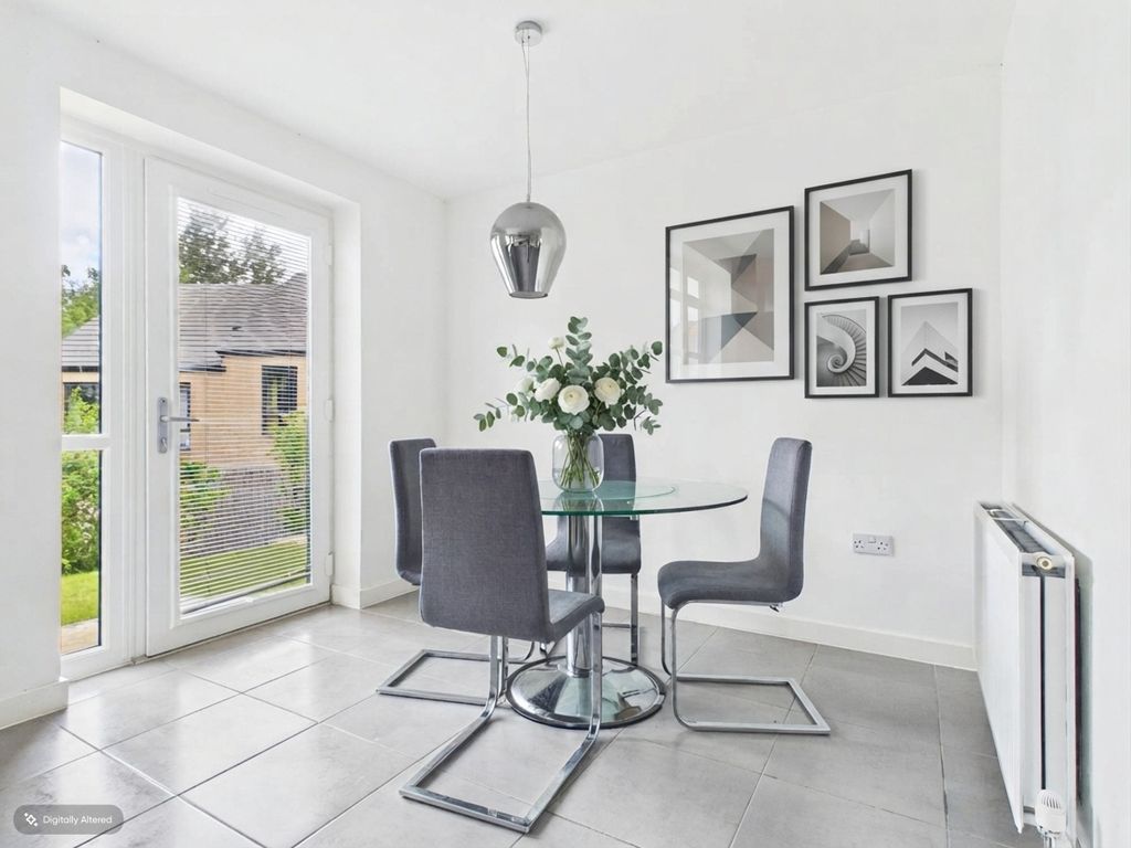Property photo 3 of 33