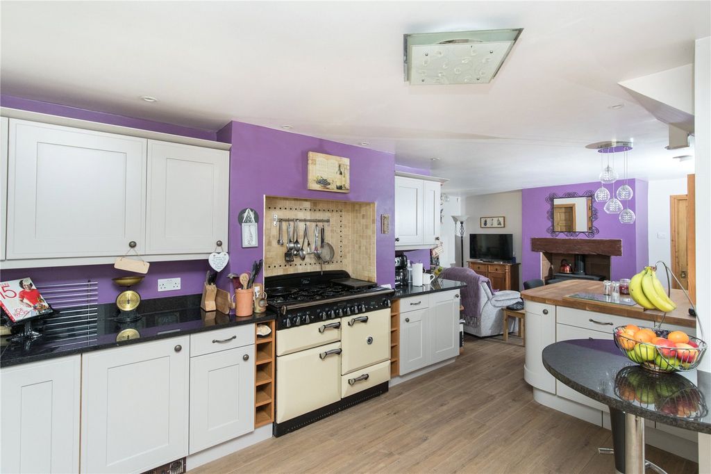 Property photo 2 of 32 Picture No. 37