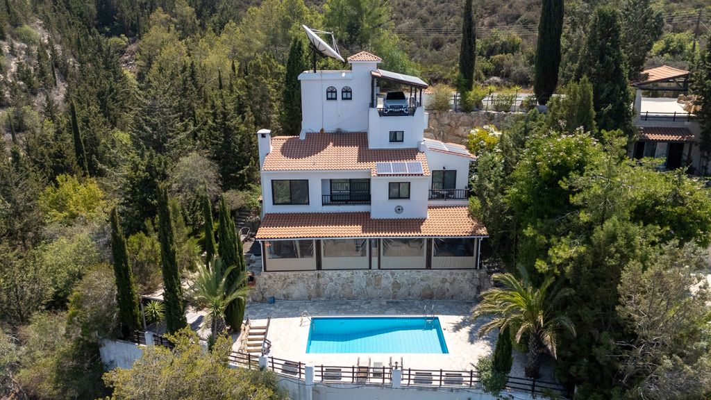 Property photo 1 of 32