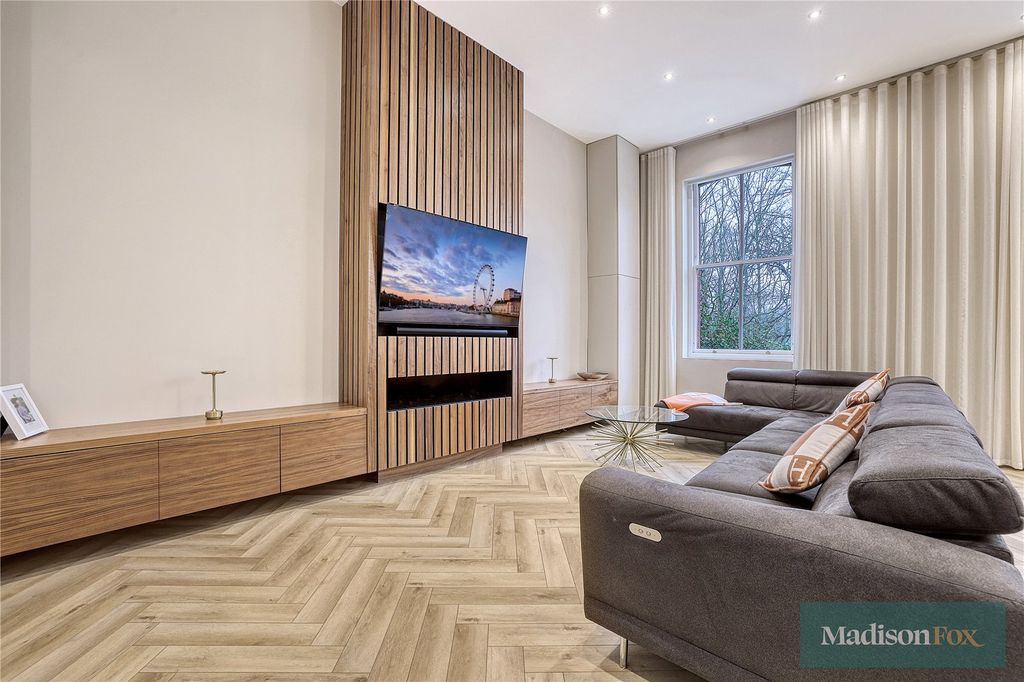 Property photo 3 of 39 Picture No. 51