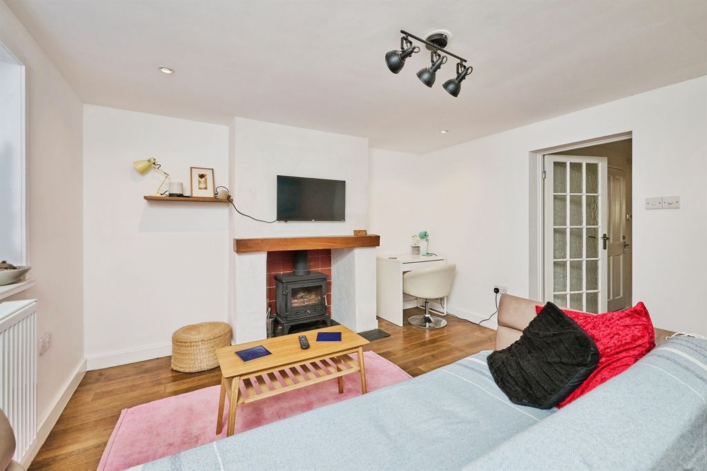 Property photo 3 of 13