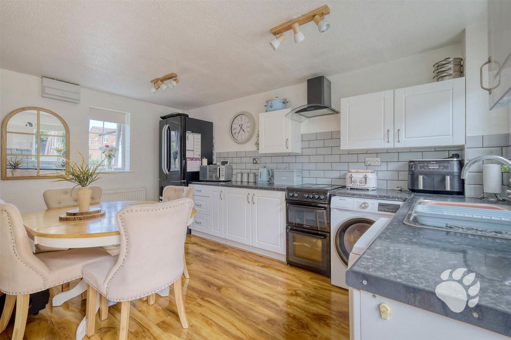 Property photo 2 of 18 Kitchen/Diner