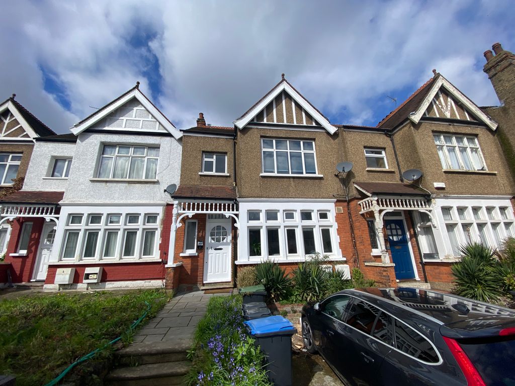 Property photo 2 of 8