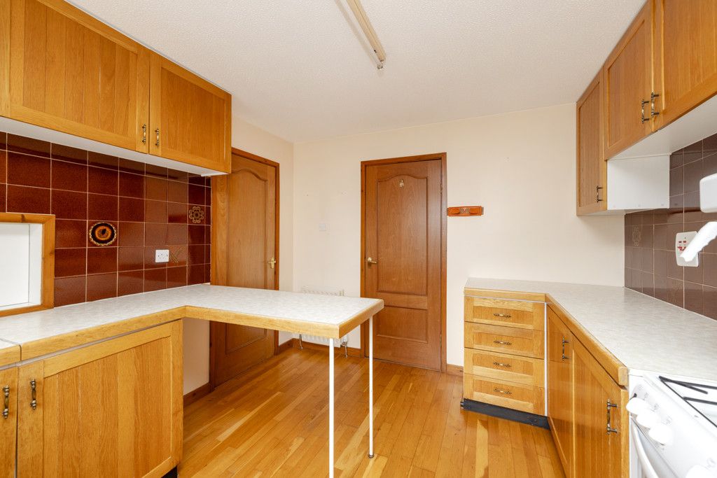 Property photo 3 of 28
