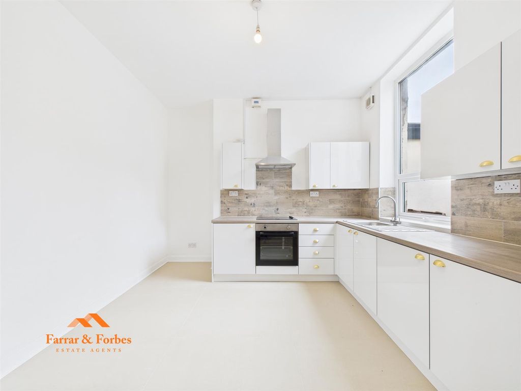 Property photo 2 of 17 Cam03956G0-Pr0169-Still011.Jpg