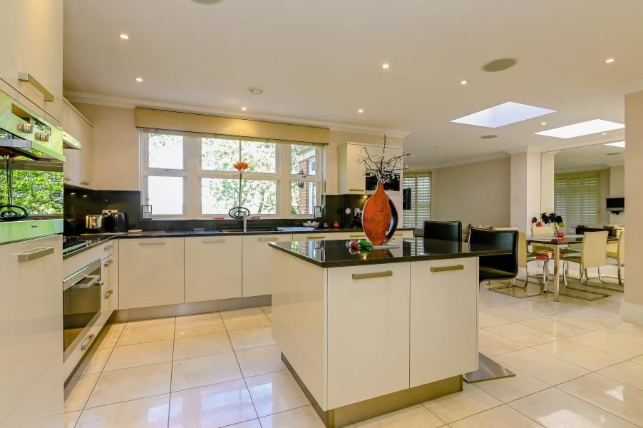 Property photo 3 of 12