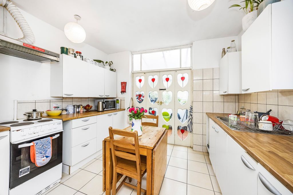 Property photo 2 of 22
