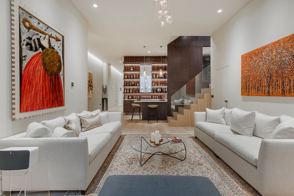 Property photo 2 of 27