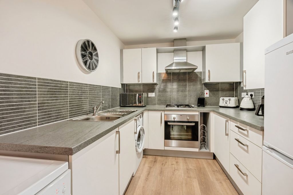 Property photo 2 of 16 Kitchen