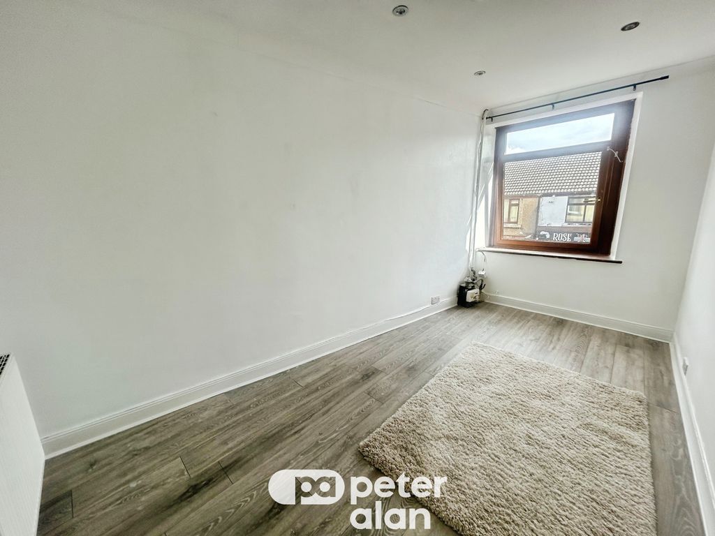 Property photo 2 of 6 Image