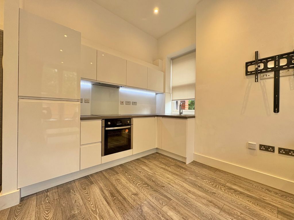 Property photo 3 of 10 Picture No. 12