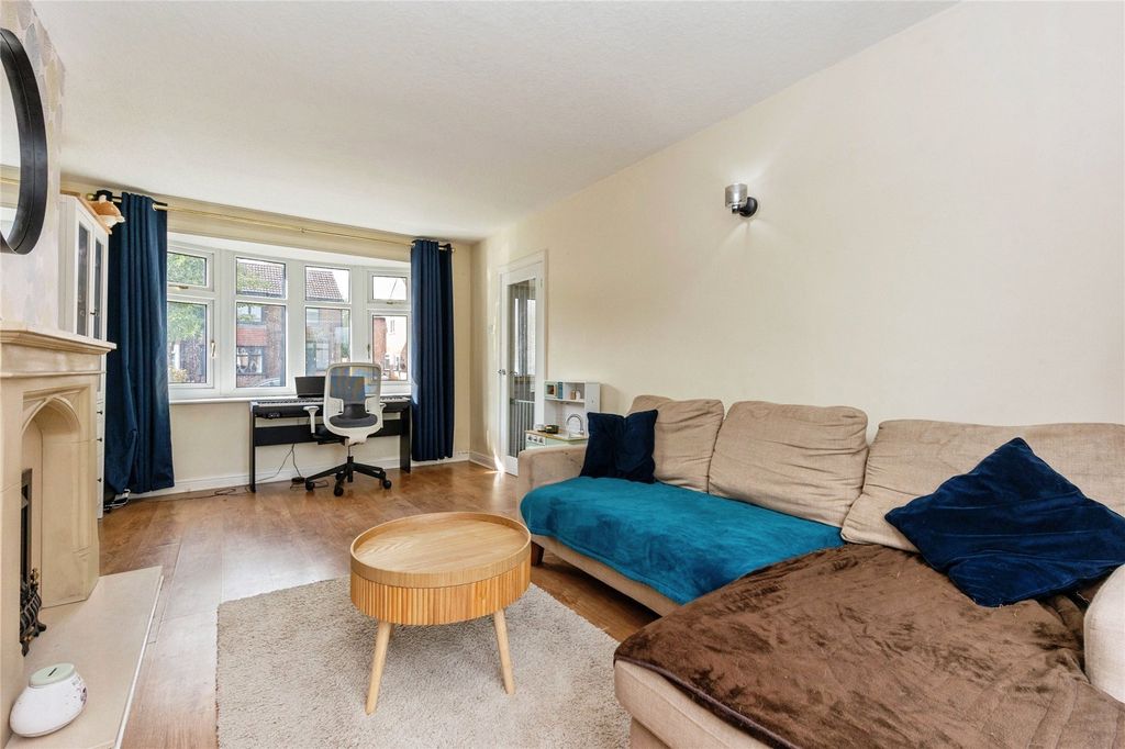 Property photo 3 of 21 Picture No. 01