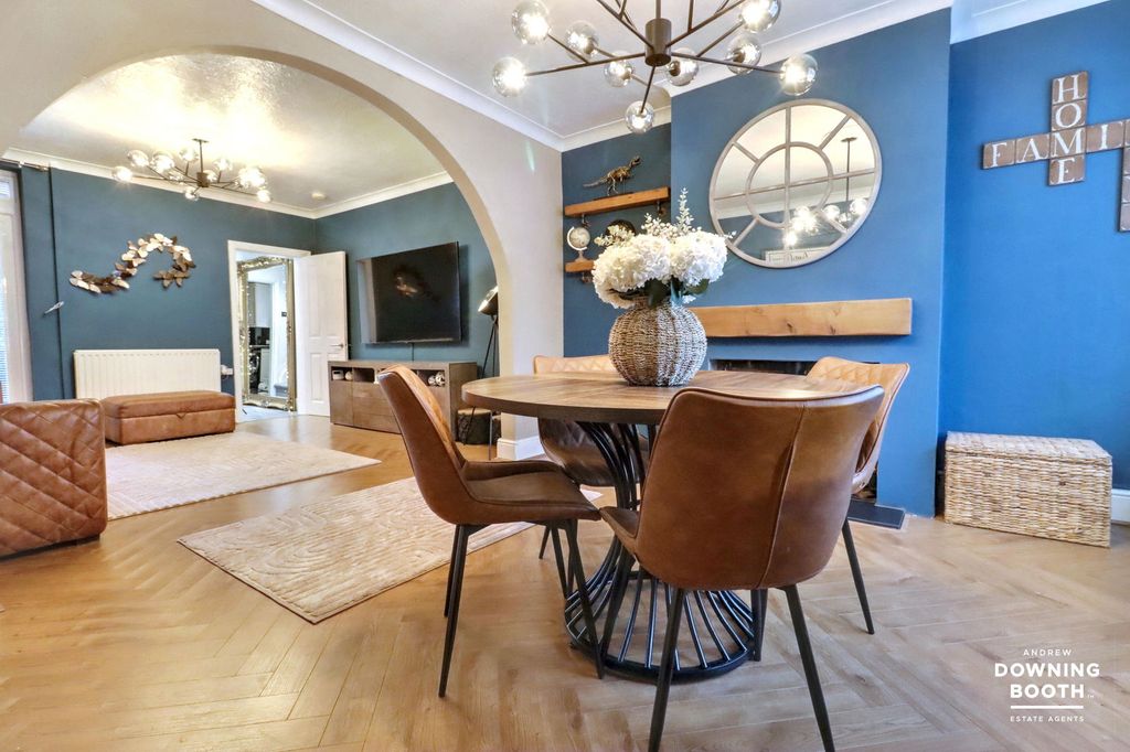 Property photo 2 of 30