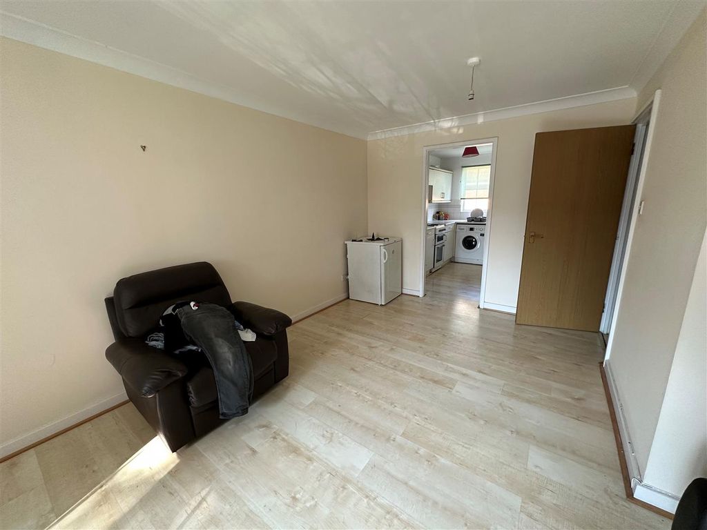Property photo 3 of 6 Coopers Estate Agents