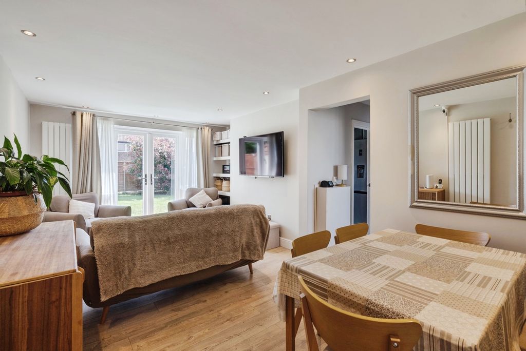 Property photo 1 of 29 Pbox-Img.Jpg