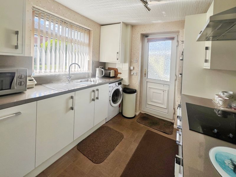 Property photo 3 of 16 Kitchen