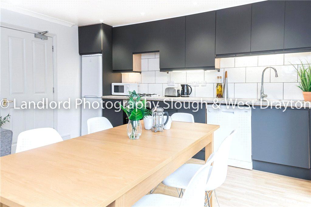 Property photo 2 of 15 Kitchen