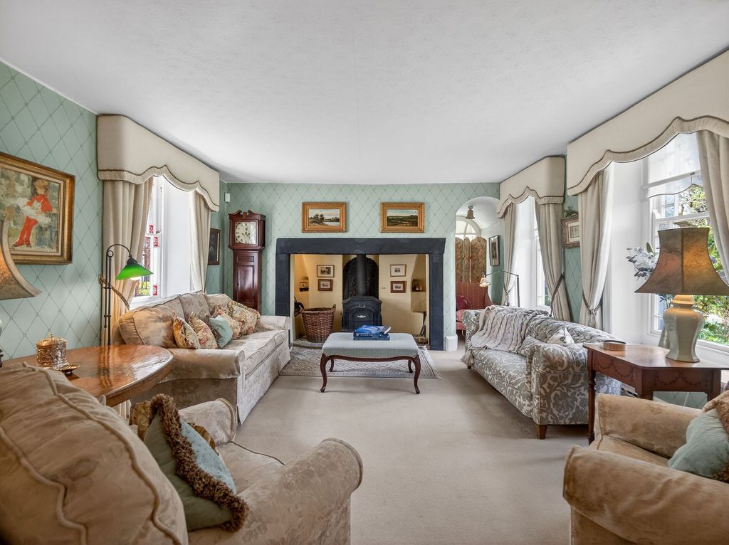 Property photo 3 of 23 Drawing Room