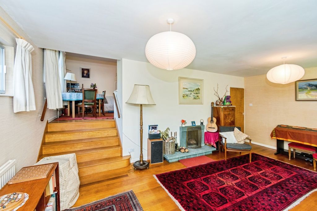 Property photo 3 of 18 Pbox-Img.Jpg