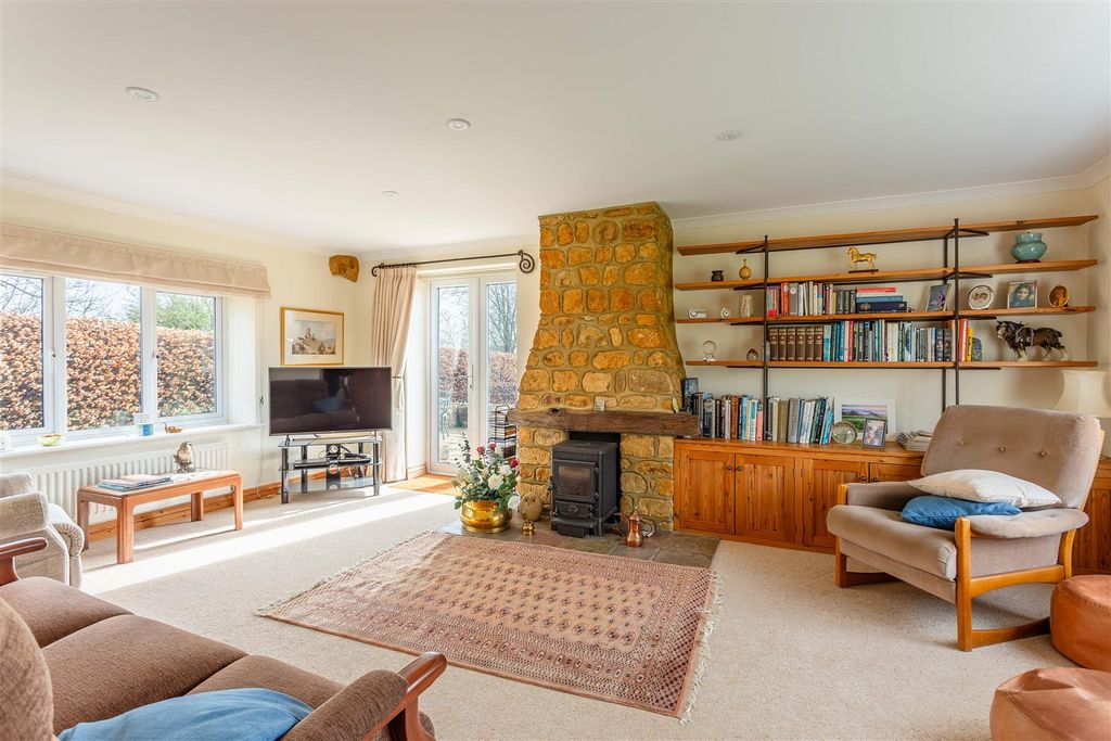 Property photo 3 of 20 Living Room (1).Jpg