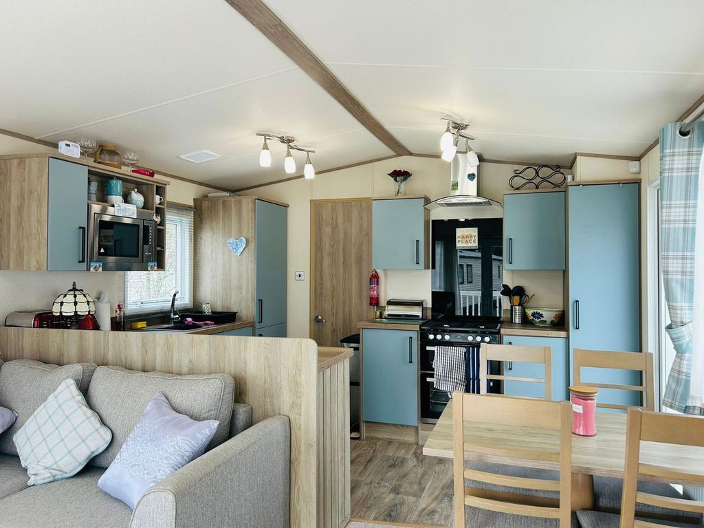 Property photo 3 of 13