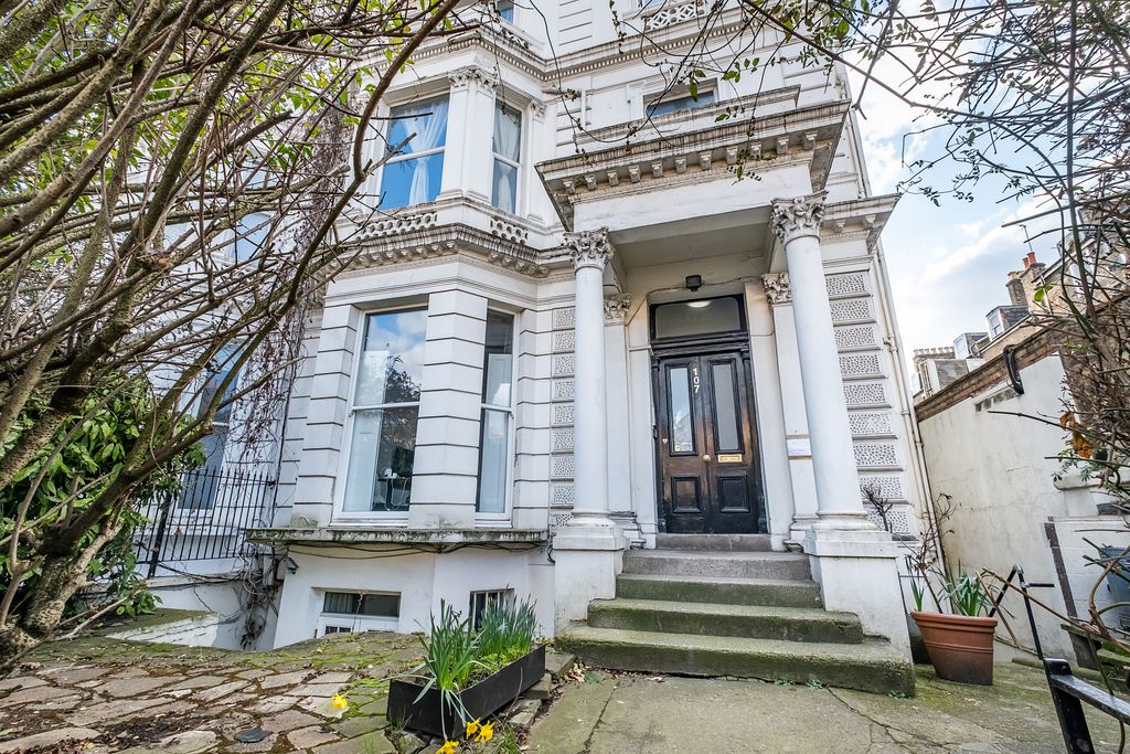 Property photo 1 of 11