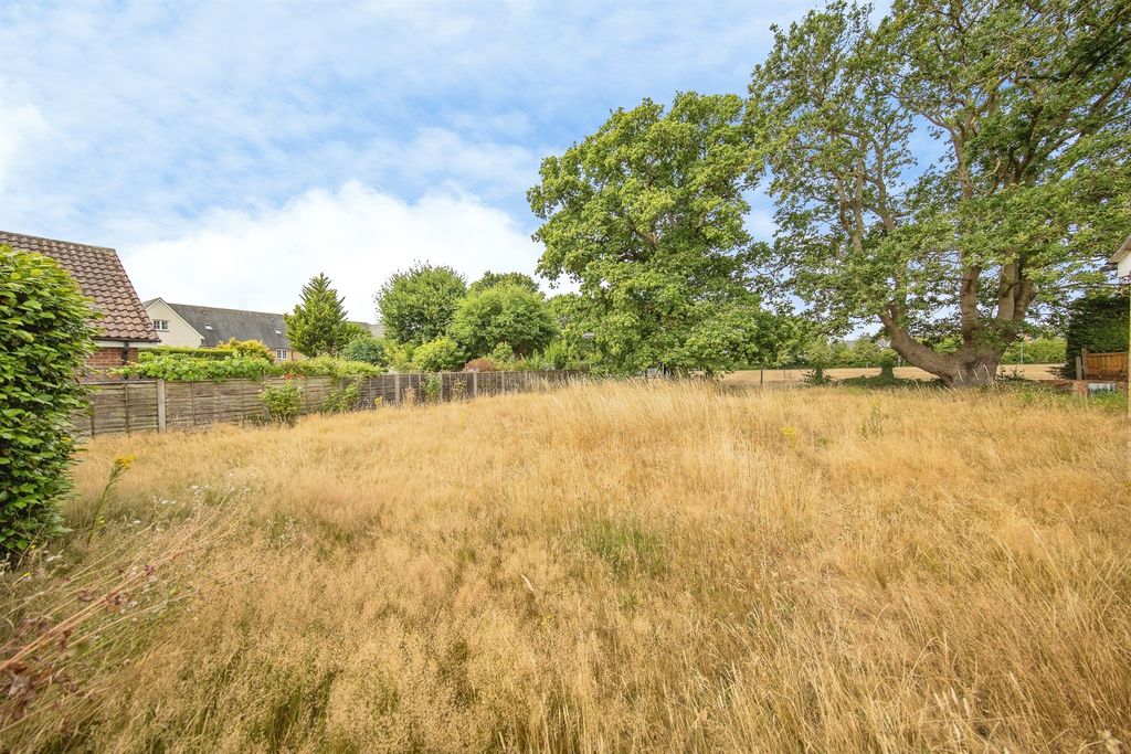 Property photo 2 of 11