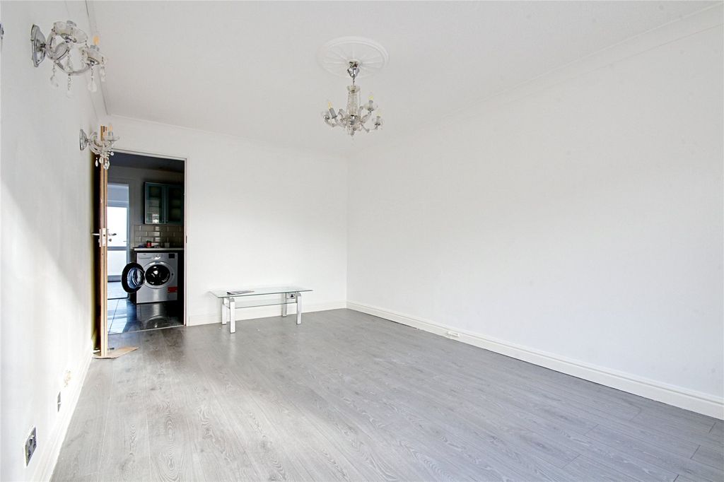 Property photo 3 of 14 Picture No. 05