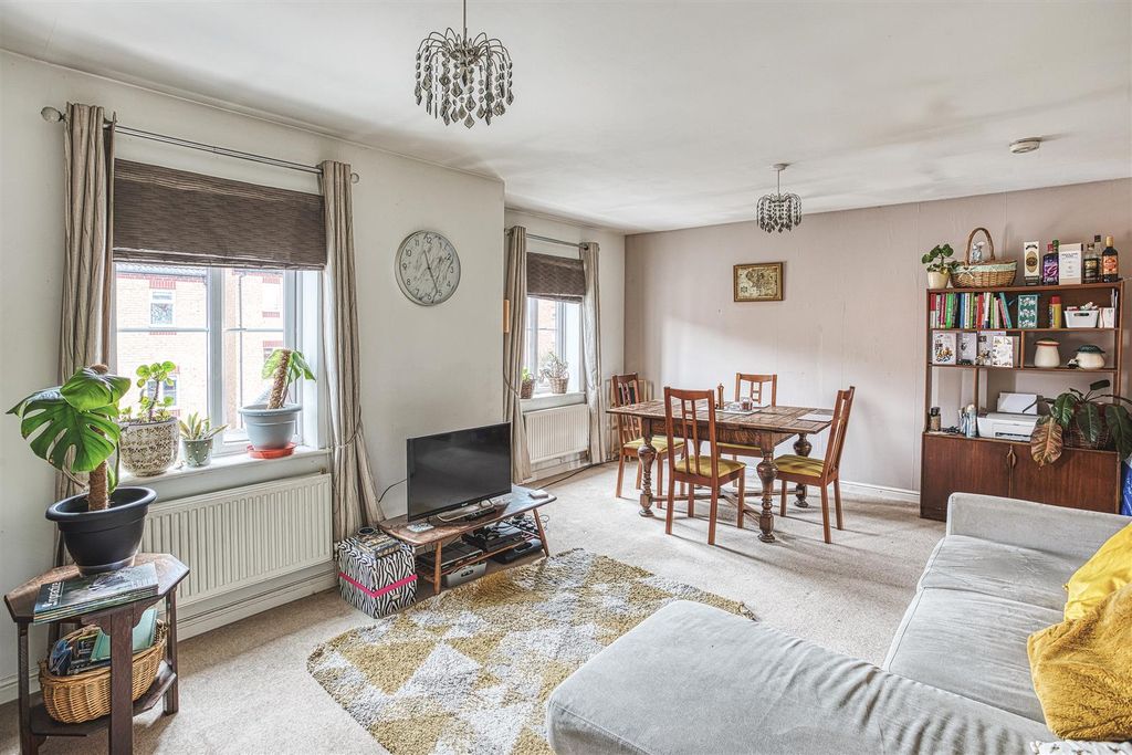 Property photo 3 of 9