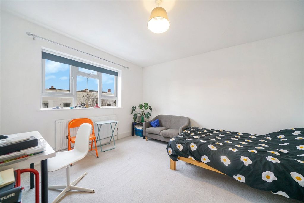 Property photo 1 of 15 Picture No. 02