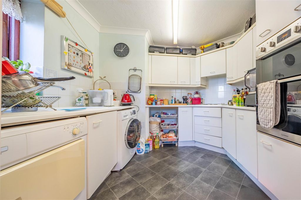 Property photo 3 of 13 Kitchen
