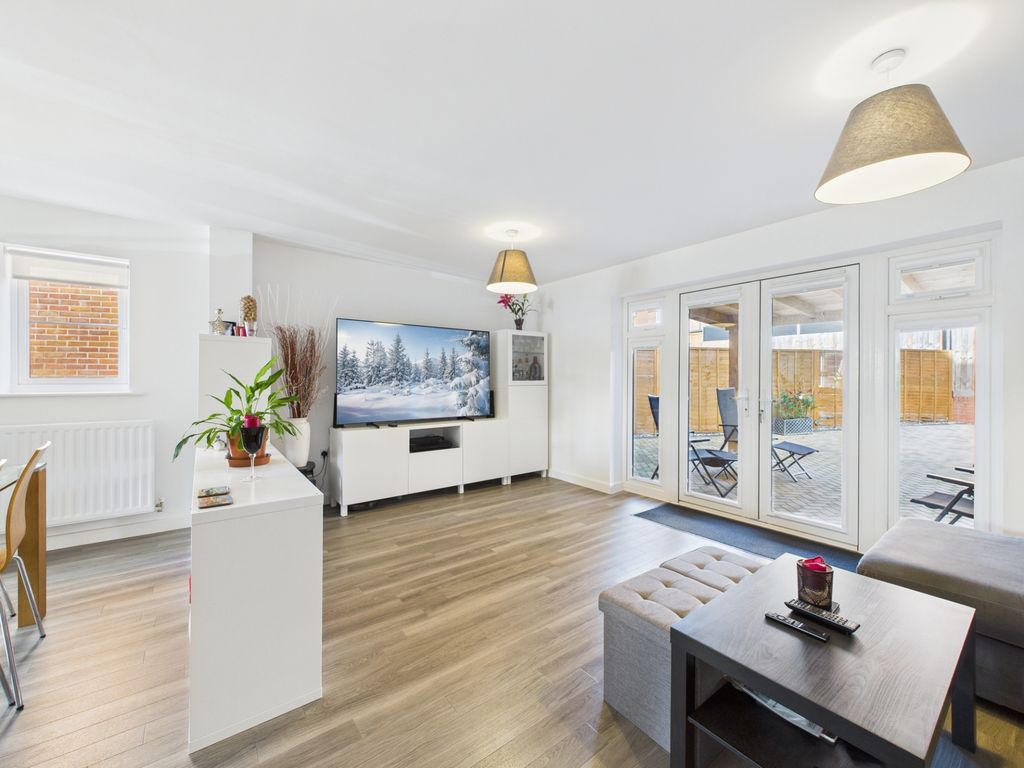 Property photo 2 of 17 Living/Kitchen