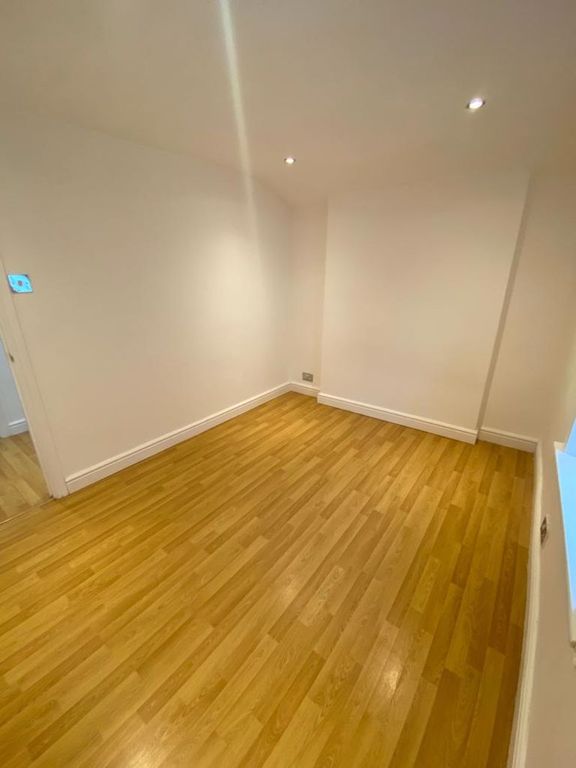 Property photo 3 of 8 Photo 8