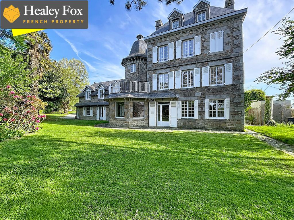 Property photo 1 of 18 Main Exterior View