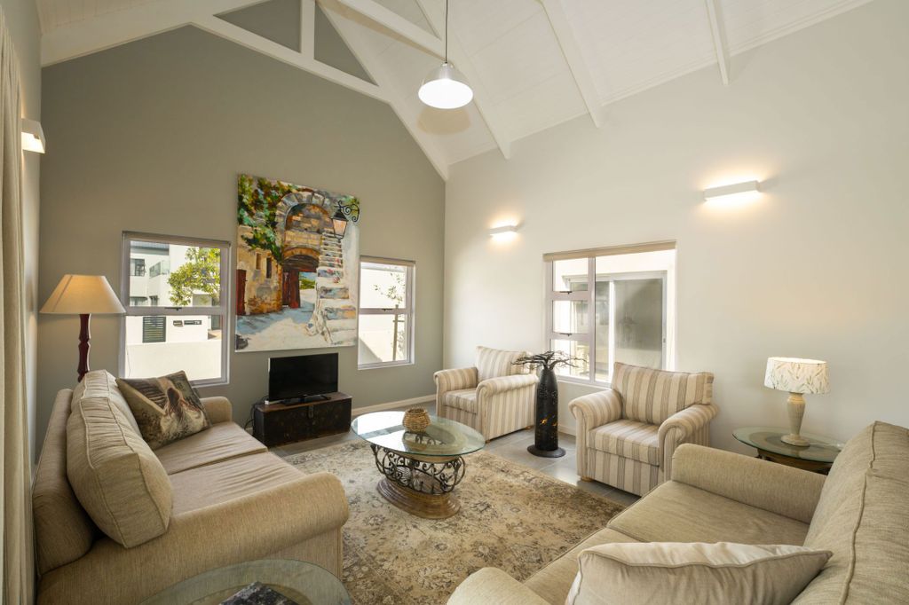 Property photo 3 of 28 Sw1697170