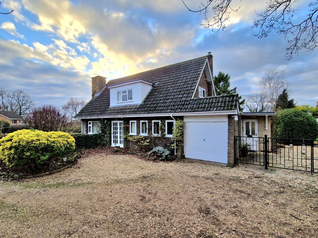Property photo 1 of 10 Front